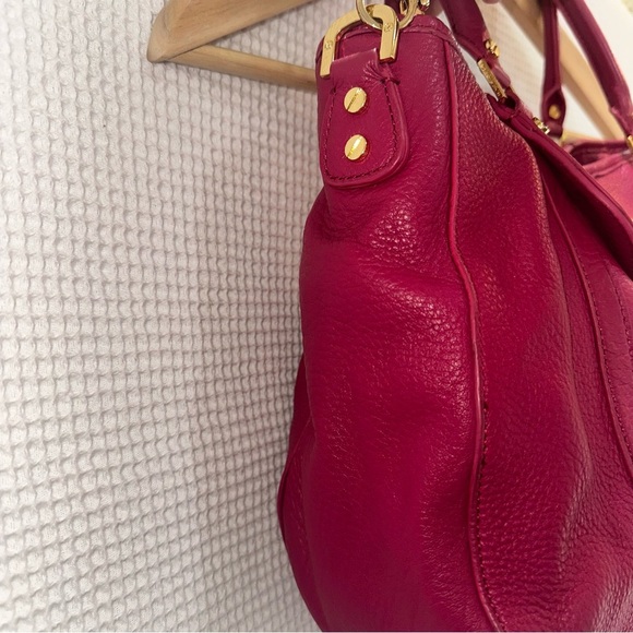 Tory Burch Amanda Magenta Pink Pebbled Leather Hobo Shoulder Bag w/Tassel Charm - Picture 4 of 16